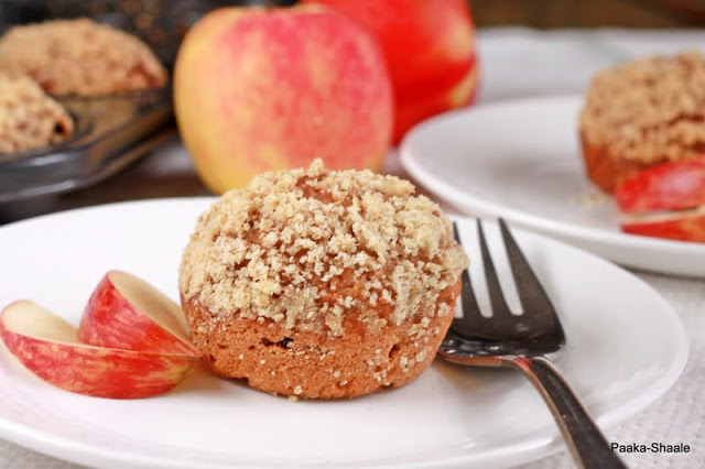 Apple oatmeal streusel muffins