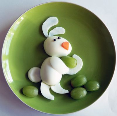 Hardboiled Egg rabbit.. Aww so cute . Add some grapes, and a carrot. 