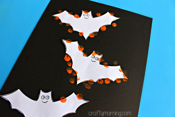 1-fingerprint-bat-craft-for-halloween-001 10 Easy Halloween Bat Crafts for Kids - Bats Art Projects, Toilets Paper Roll Bats, Foam Bats. Hang around the house as October is Bat Appreciation Month
