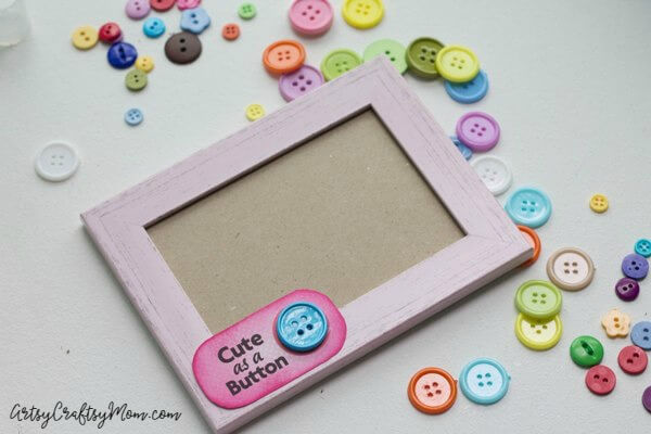 Kids love looking at their baby pictures! Indulge them with a DIY Photo Frame that is as cute as a button, and perfectly deserving of cute pictures!