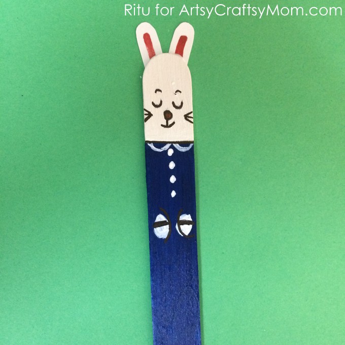 Thinking of a noncandy treat for Easter basket? Or just need a fun crafty activity to do with the kids? These Craft Stick Easter Bunny Bookmarks are perfect