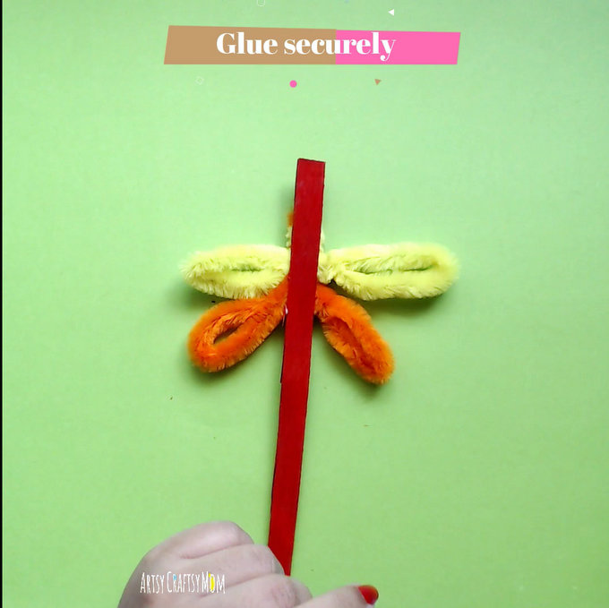 Dragonflies are delightful and this Craft Stick Dragonfly Craft with Video Tutorial is no different! This is a super easy craft that takes all of 5 minutes!