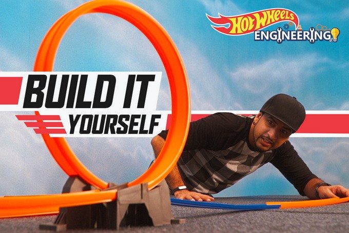 Ditch the screens & bring creativity back as we watch Rob #BuildWithHotWheels and other household stuff to make a super-awesome track with the Domino effect!