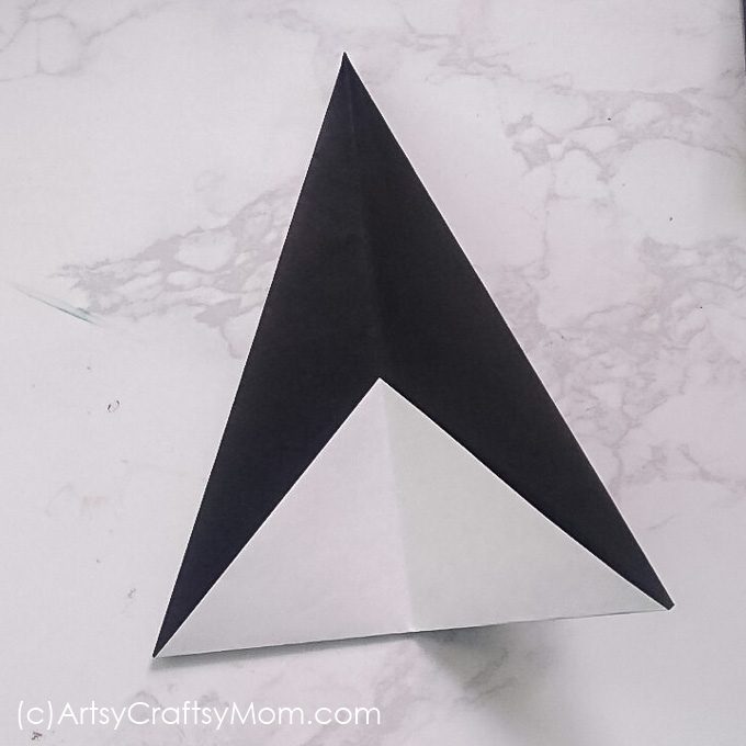 Penguins live in the Southern hemisphere, but you can bring them to your home! Here is an easy Origami Penguin Craft, with a step by step tutorial to help.