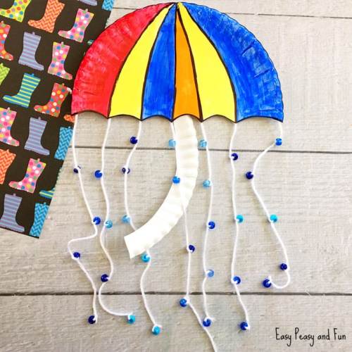 It may not be raining, but that doesn't stop us from making these 20 unusual umbrella crafts for kids! From umbrellas that open and close to umbrellas that can be eaten - we've got it all!