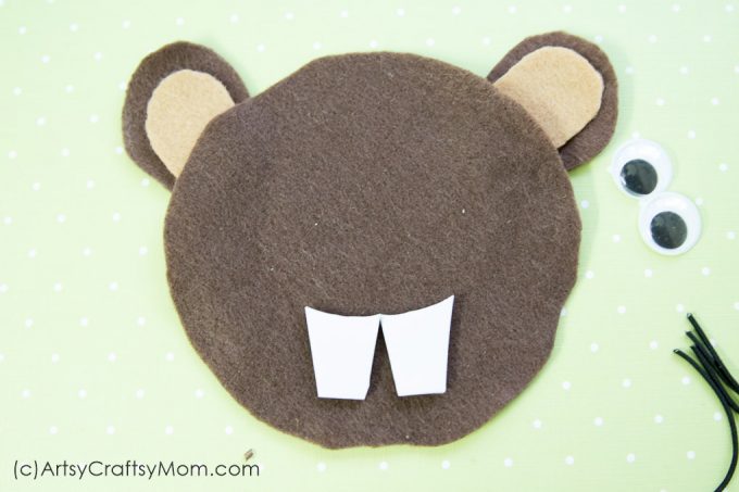 Make an adorable B for Beaver Craft with Printable Template suitable for forest animals, mammals, letter B theme, Canada Day theme or just for fun.