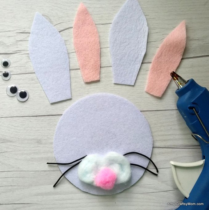 Make this adorable R for Rabbit Craft using our Printable Template that's perfect for learning about domestic animals, Easter, letter R, herbivores or animal habitats.