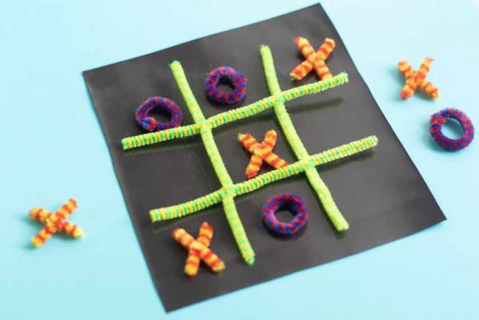 Pipe cleaner tic tac toe for on the go 002