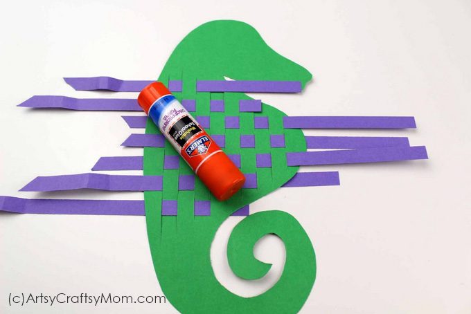 Learn about an amazing sea creature with this paper weaving seahorse craft for kids! Includes multiple techniques of cutting, printing and weaving.