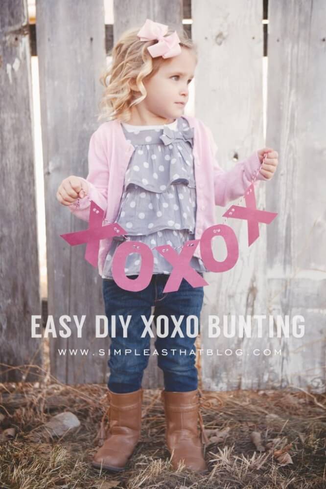 It's Valentine season & a fun way to spread the love is by having a Valentine's theme party at home, complete with DIY Valentine Party Decorations