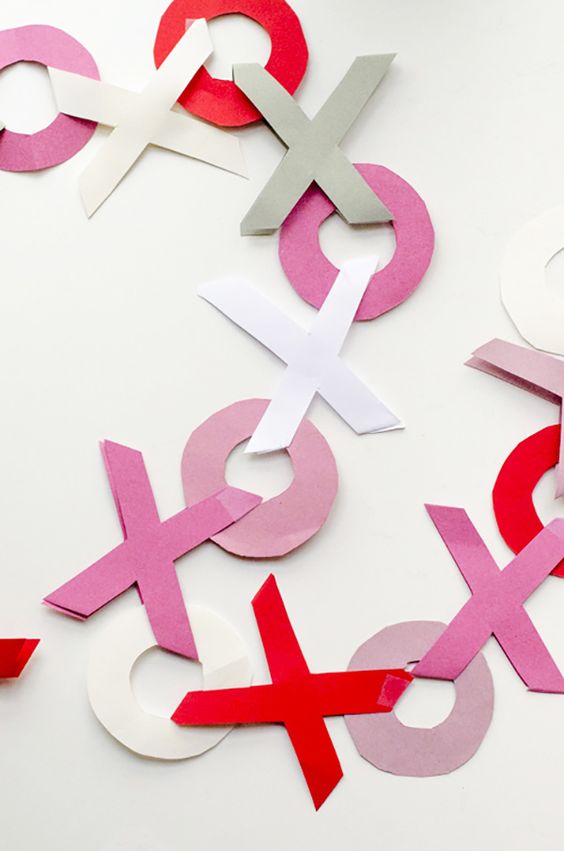 It's Valentine season & a fun way to spread the love is by having a Valentine's theme party at home, complete with DIY Valentine Party Decorations
