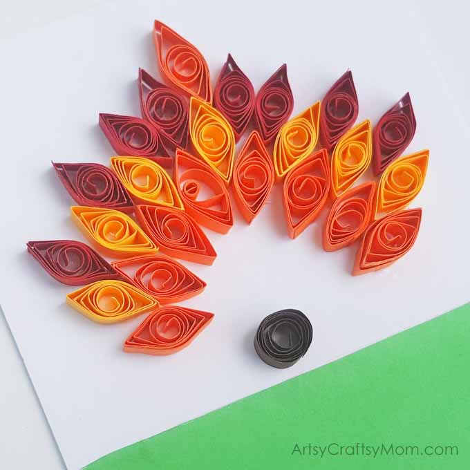 DIY Paper Quilled Turkey Craft for Kids is one of the cutest Thanksgiving craft projects I've seen in a long time. Perfect as an Autumn / Fall Card.