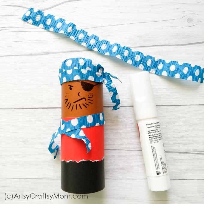 Aaargh!!! Make this cardboard tube pirate & parrot craft and get ready for some fun adventures at sea! Perfect for imaginative or small world play.