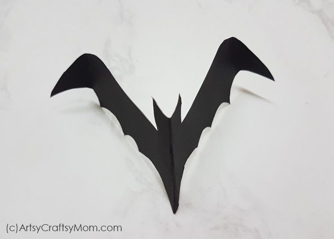 Give your friend this DIY Bat Pop Up Halloween Card and wait for some fun! As soon as the card opens, out pops the bat - and the screams!!