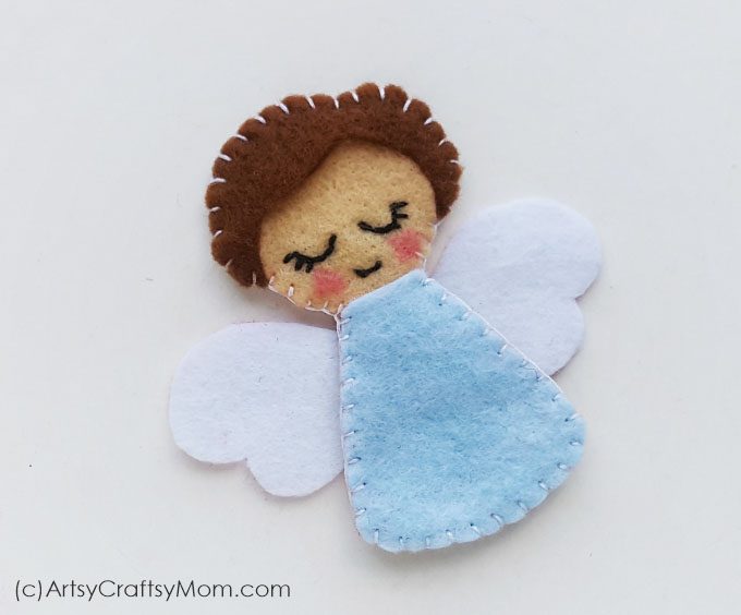 Add a heavenly touch to your Christmas decorations with this cute little Felt Angel Christmas Ornament. Make them in different colors to gift or keep!