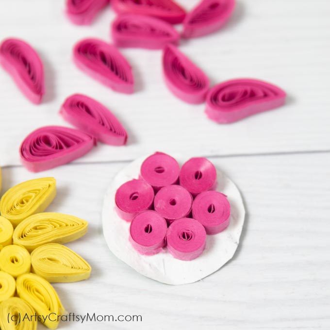 Put your quilling skills to use with these Quilled Paper Truffula Trees! Use this craft as an accompaniment to the famous book, 'The Lorax', by Dr Seuss.