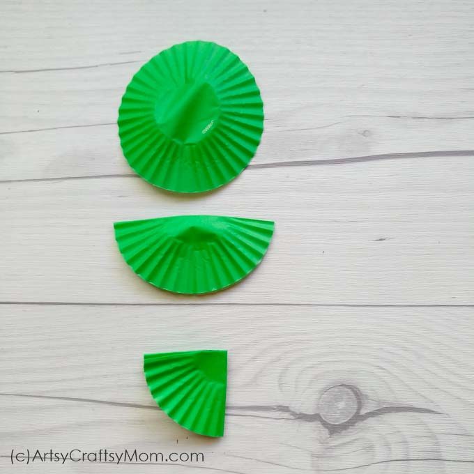 Celebrate two classic icons of St Patrick's Day with our Rainbow and Shamrock Popsicle Stick Craft! All you need are cupcake liners, craft sticks and paper!