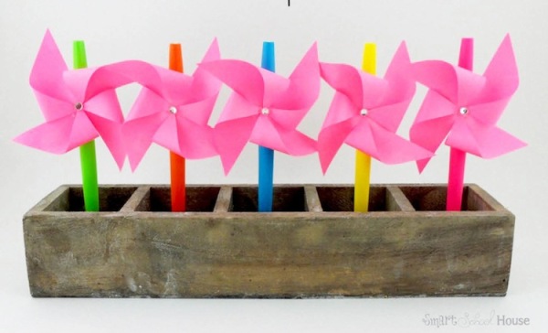 Got old stationery? Repurpose them into these Cute Crafts to Make with Stationery Supplies! Perfect as back to school gifts for friends or for teachers.