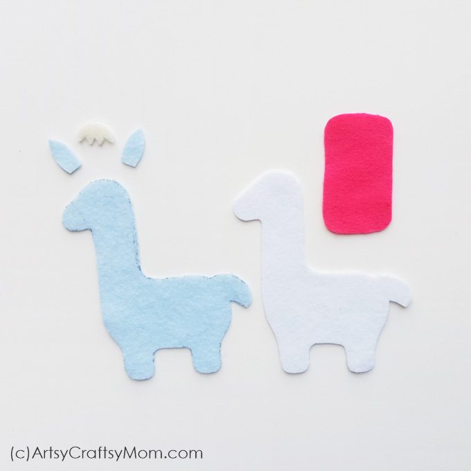 Love llamas? Then this Felt Llama Craft is perfect for you! Turn it into a keychain, bag charm, a plushie or anything at all - this is a no drama llama!