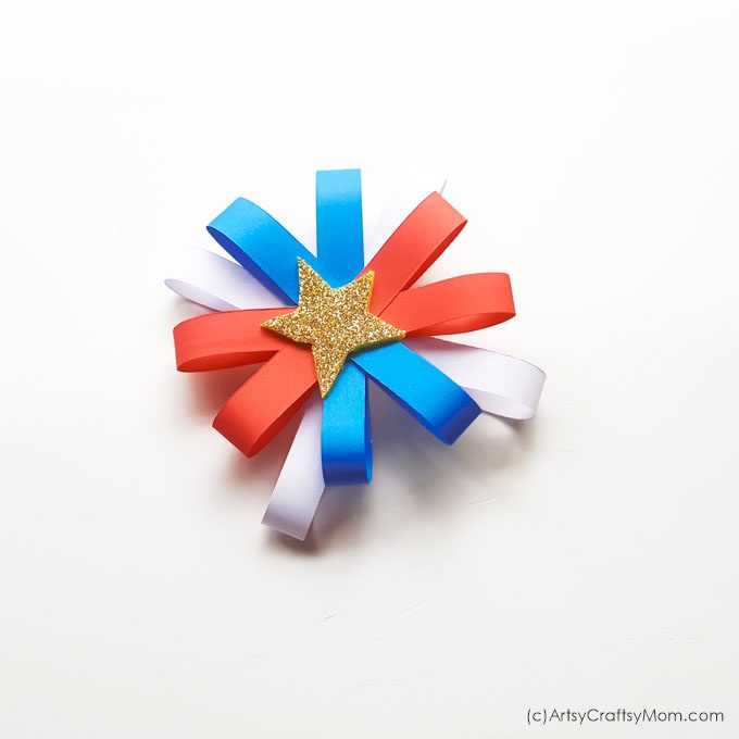This 4th of July, have fun without the fire - with this 4th of July Fireworks Craft for Kids! Easy to make with craft paper and glitter paper.