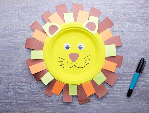 Get roaring with these incredibly cute and easy lion crafts for kids! Celebrate these majestic animals in time for World Lion Day on 10th August.