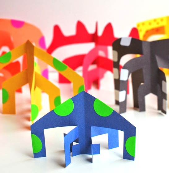 Science meets art in these amazing Alexander Calder Art Projects for Kids! Play with lines, shapes and colors to make beautiful sculptures and paintings!