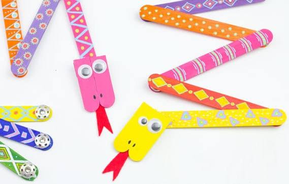 These Sassy Snake Crafts for Kids show that you can make snakes out of pretty much anything! From paper plates, cardboard tubes, egg cartons, socks & more!