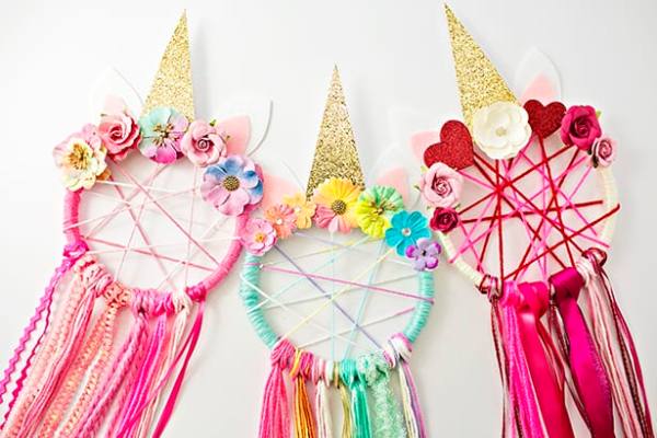 Hold on to the good dreams and let go of the bad ones with these DIY Dream Catchers! Easy and pretty projects that are perfect for World Dream Day.