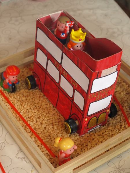 These fun and easy Transportation Crafts for Kids are perfect for little kids to learn about how cars, trains, planes and even hot air balloons work!