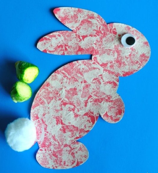 Use up your old veggies the artistic way - with our vegetable printing art projects for kids! They're simple enough for preschoolers to try at home!