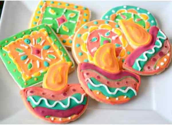 This Diwali, make your food look as pretty as your clothes and your home! Try out these cute & easy edible crafts for Diwali that'll be a hit with the kids!
