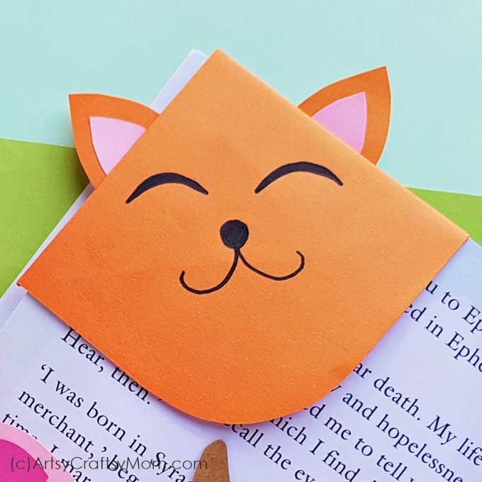 These adorable DIY Farm Animal Corner Bookmarks are just what you need to mark your place in your favorite book! Perfect spring craft for school kids!