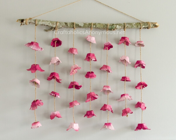 Deck up your home this season with these DIY Wall Hangings for Spring! Brighten up your walls with flowers, rainbows, birds and more!