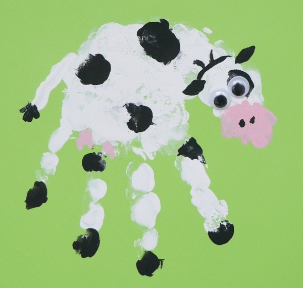 The humble cow gives us so much, which means she needs to be appreciated! Celebrate Cow Appreciation Day on 7th July with these cute cow crafts for kids!