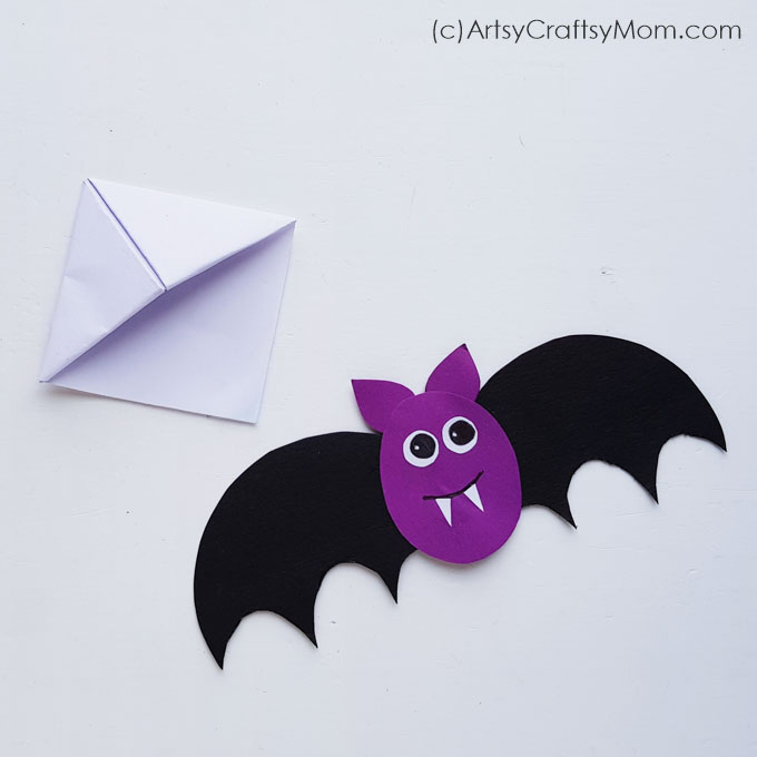 This easy Corner Bat Bookmark Craft is not just useful for marking your place in your book, it also puts you in the mood for Halloween!