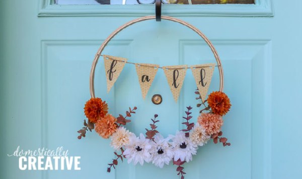 Deck up your front door this season with these gorgeous DIY Fall Wreaths! Choose the one you like the best and have fun crafting!