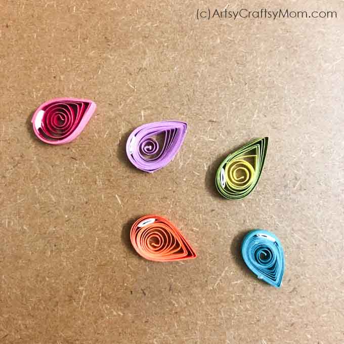 Quilled Christmas Lights Step 2