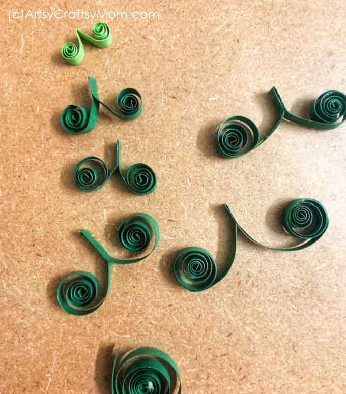 V Scroll Quilling Christmas Tree 4