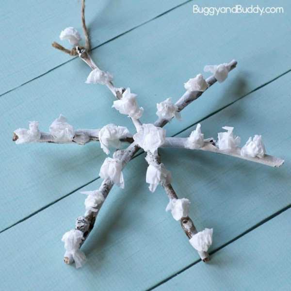 Celebrate winter with these stunning snowflake crafts for kids! Each one is more beautiful than the next, and there's something for all ages!