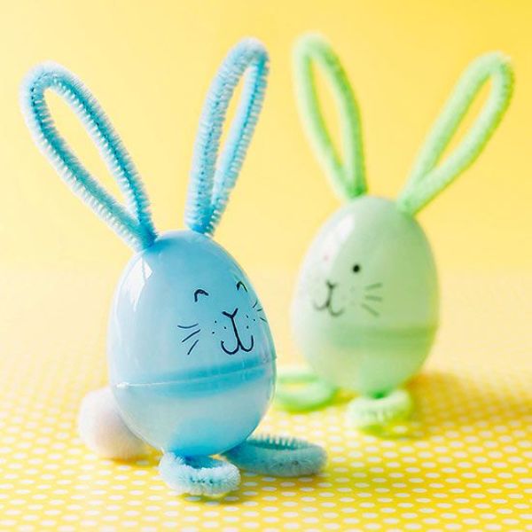 Wondering what to do with those plastic eggs? Put them to good use with these Recycled Plastic Egg Crafts for kids - turn trash to treasure!