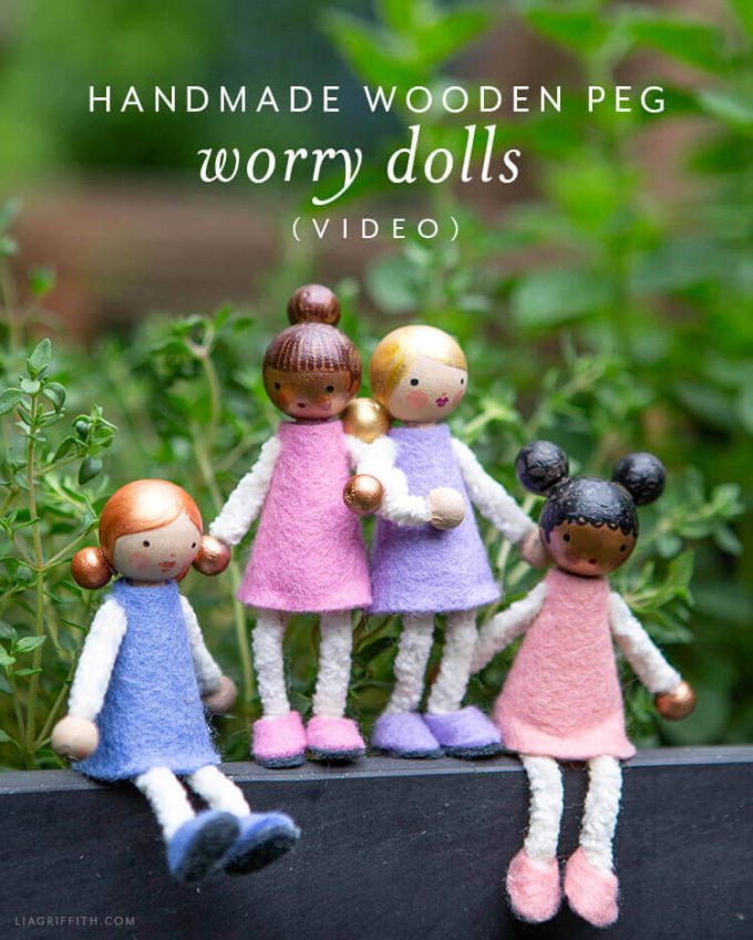 These Adorable DIY Dolls that you can Make Yourself are the perfect gift for a little girl or boy you know! Don't forget to make clothes & accessories to match!