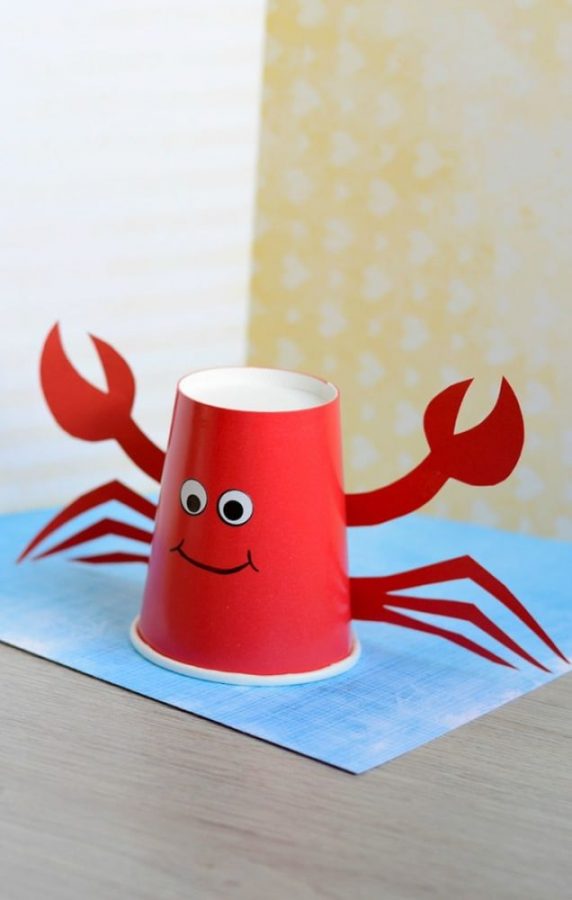 These Easy and Fun Paper Cup Crafts for Kids show us how versatile paper cups are when it comes to crafting! Great projects for kids of all ages.