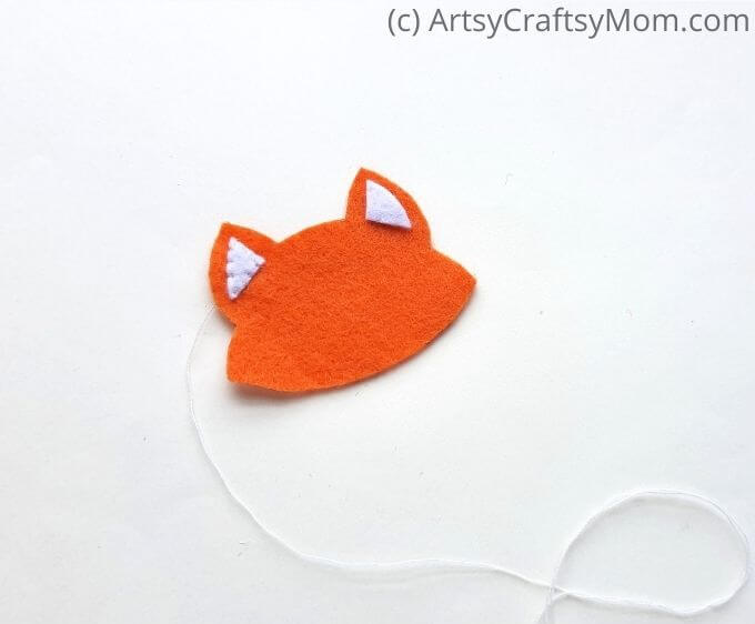 This Adorable Felt Fox Craft for Kids makes the perfect gift for your special someone this Valentine's; as a bag charm, ornament or anything you like!