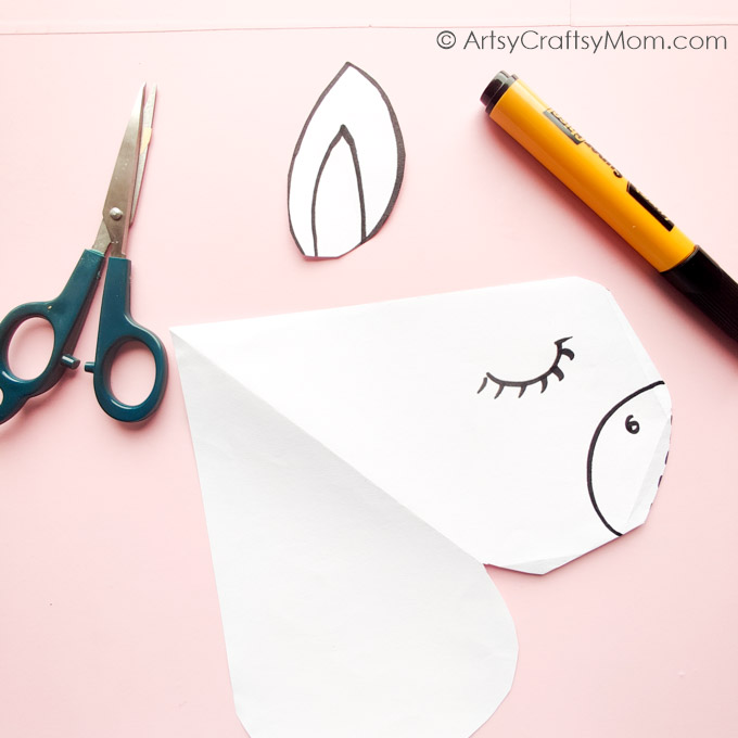 Try out this cute DIY heart zebra craft that's sure to win your heart! Perfect for wild animal lessons, for International Zebra Day or just for fun!