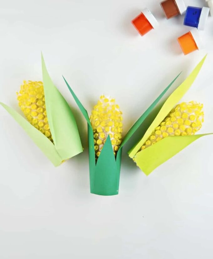 Enjoy the season with these cute and colorful corn crafts for fall! There are projects for kids of all ages, from toddlers to teens!