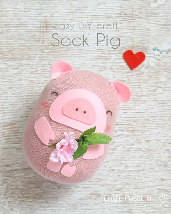 Looking for some ideas for DIY sock toys to make use of your old socks? Well, you're in luck because we've got quite a roundup for you today!