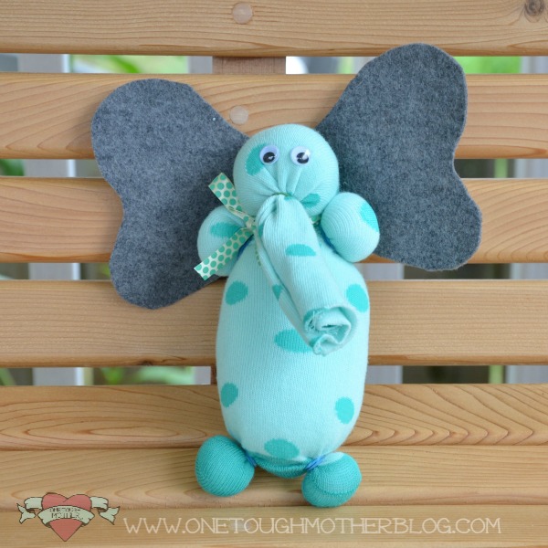 Looking for some ideas for DIY sock toys to make use of your old socks? Well, you're in luck because we've got quite a roundup for you today!