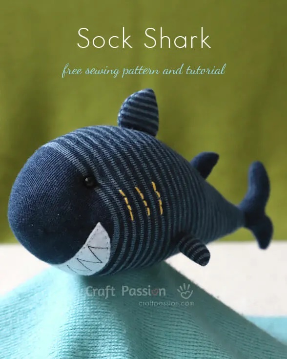 Looking for some ideas for DIY sock toys to make use of your old socks? Well, you're in luck because we've got quite a roundup for you today!
