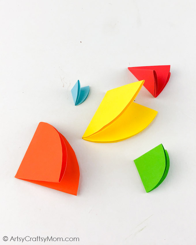 This paper plate fireworks craft is the perfect way to ring in the New Year without any noise or pollution, but with lots of colors! Super easy & fun!