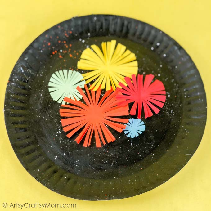 This paper plate fireworks craft is the perfect way to ring in the New Year without any noise or pollution, but with lots of colors! Super easy & fun!
